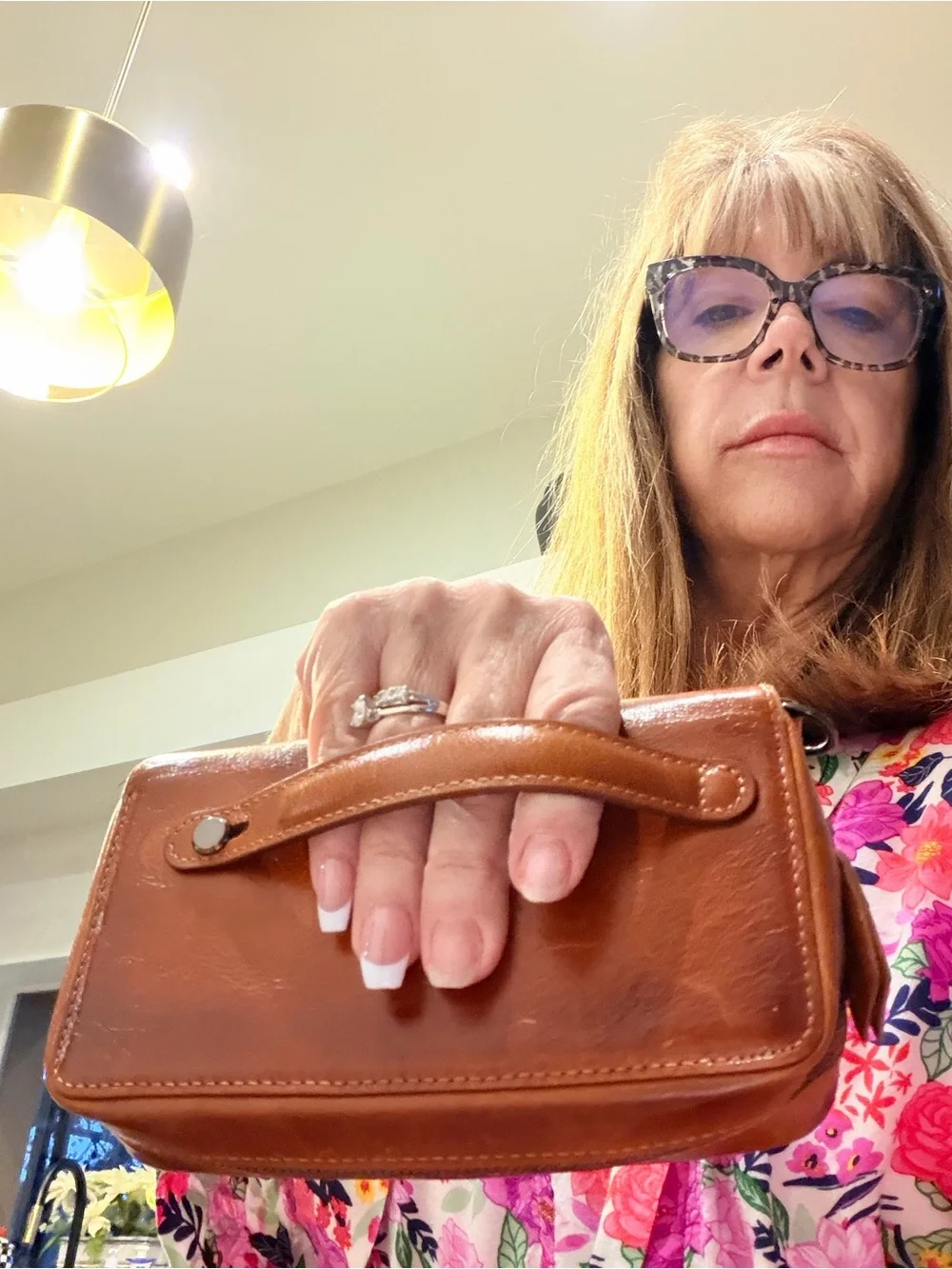 Vintage Leather Crossbody Bag in Brown - Classic Womens Shoulder Bag
